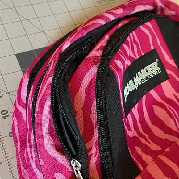 Trailmaker backpack, pink zebra stripe w black straps - Picture 8 of 11